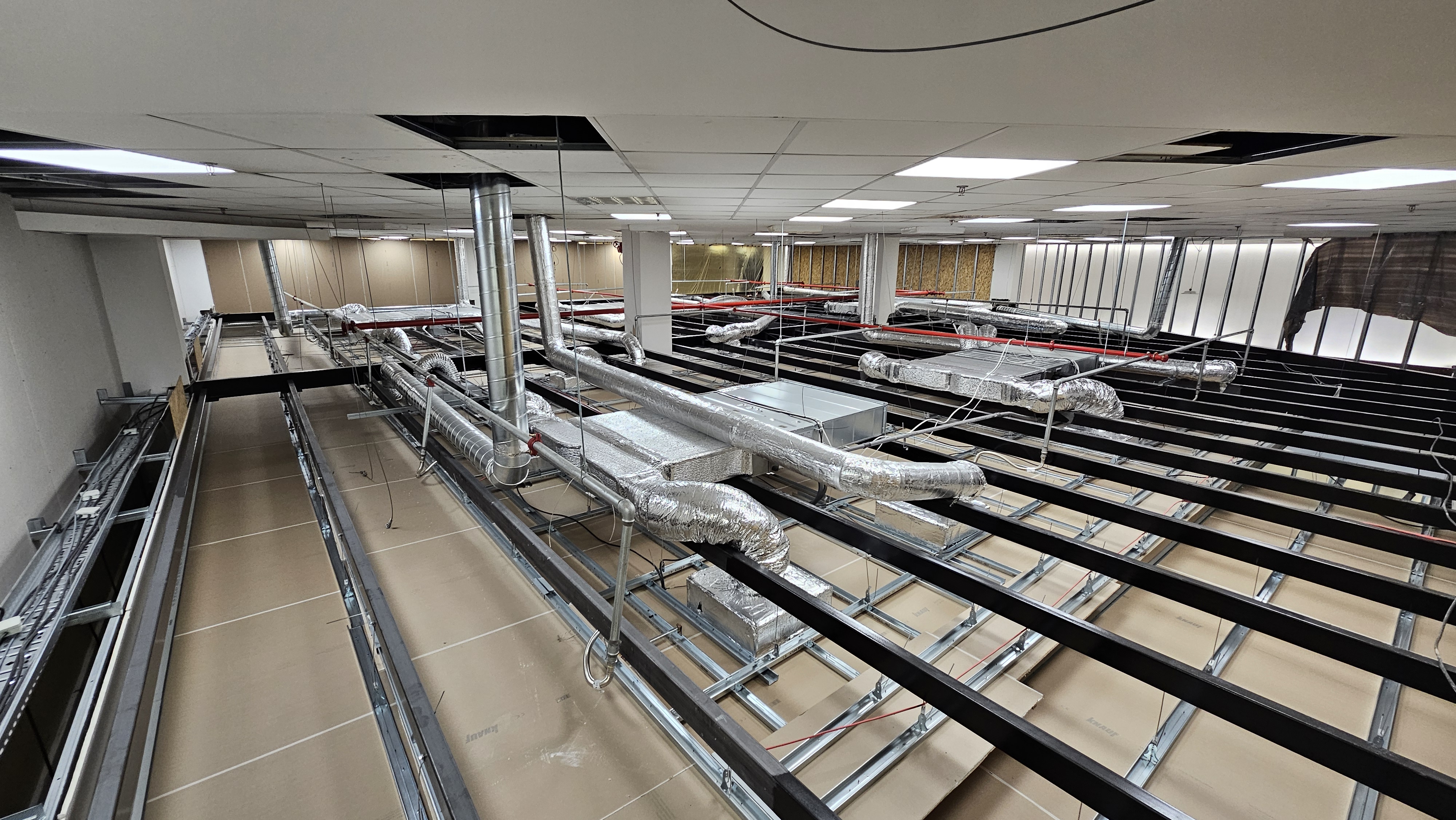 Douglas Sky City - Снимка 6